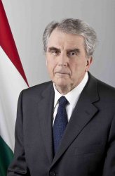 Réthelyi Miklós nemzeti erőforrás miniszter Réthelyi Miklós