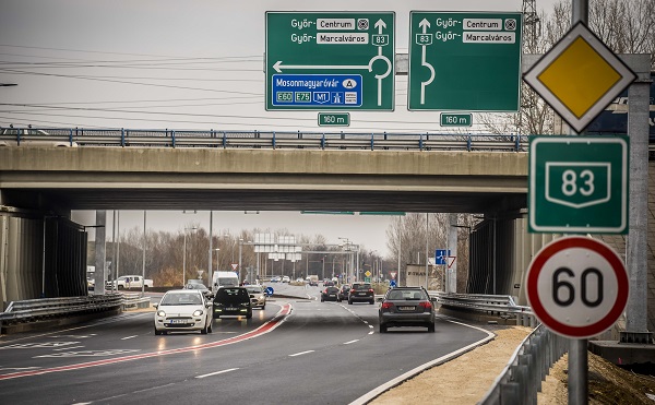 Átadták az M1-es autópálya és a 83-as út csomópontját Győrben