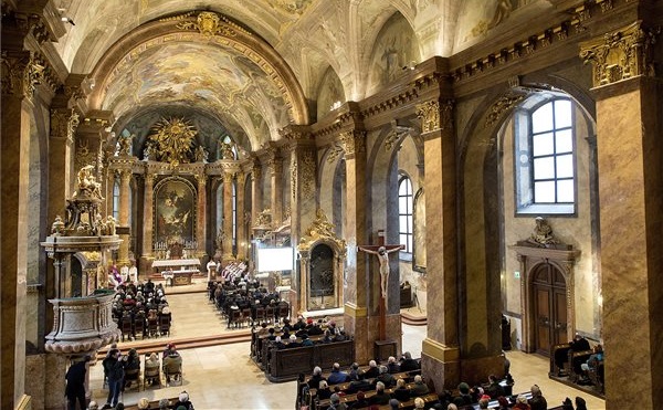 Befejeződött a győri bazilika felújításának első üteme