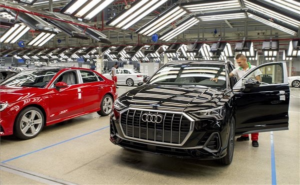 Elektromos járműveket is gyárt a jövőben az Audi Hungaria Zrt.