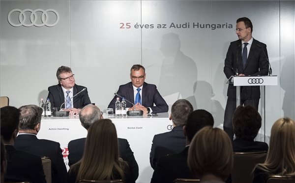 Hatmilliárdos beruházással hoz létre új K+F központot az Audi Győrben