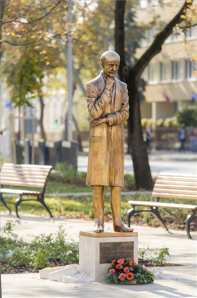 Bethlen István szobrát avatták fel Győrben