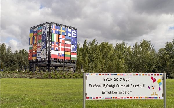 Az Európai Ifjúsági Olimpiai Fesztiválnak állítottak emléket Győrben