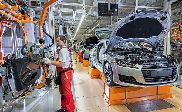 Húsz százalékkal emelné dolgozói bérét az Audi Hungaria