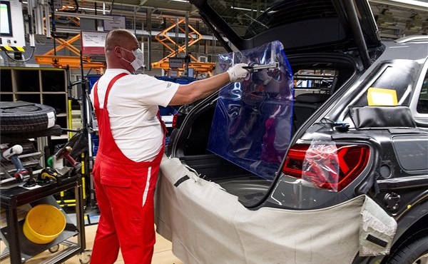 Újraindult a járműgyártás a győri Audiban