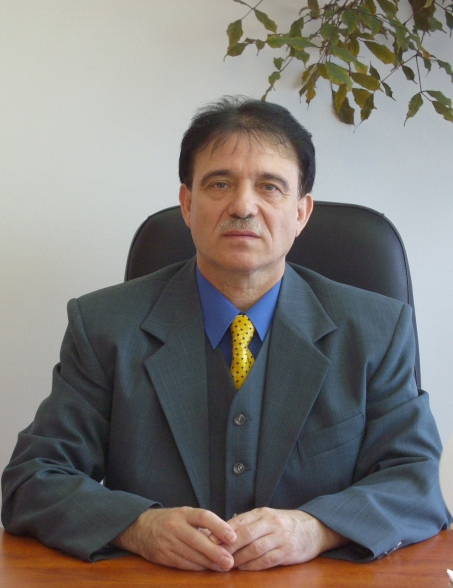  dr.Kovács Bélát.