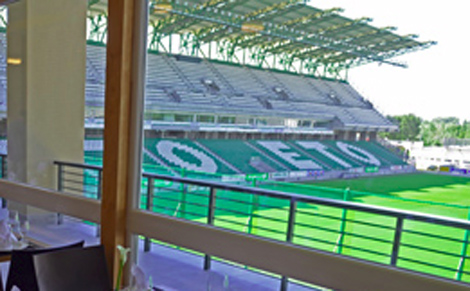 Futball stadionra néző szállodát adtak át Győrben