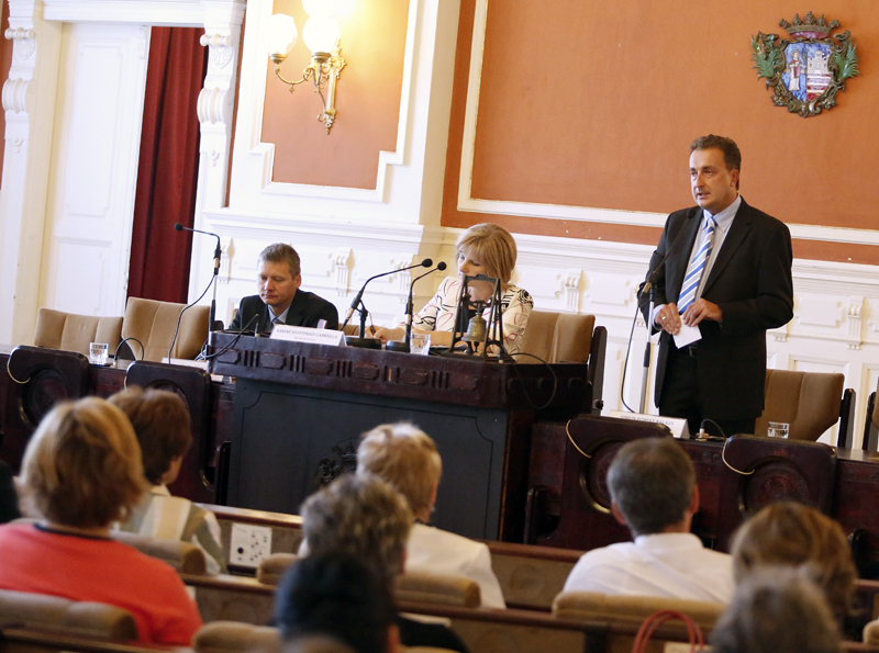 Bábiné Szottfried Gabriella, az Emberi Erőforrások Minisztériumának miniszteri biztosa Győrbe látogatott