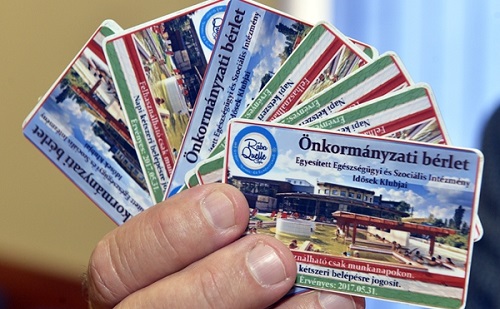 Fürdőbérleteket adományozott az önrkományzat