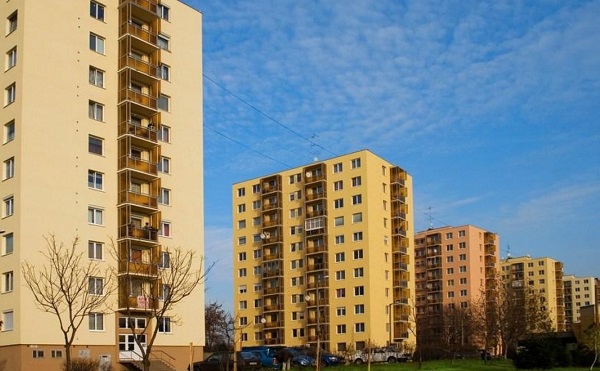 Őszre elkészül a győri társasházak energetikai korszerűsítése