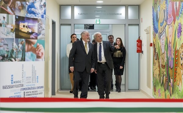 Gyermeksürgősségi részleget adtak át