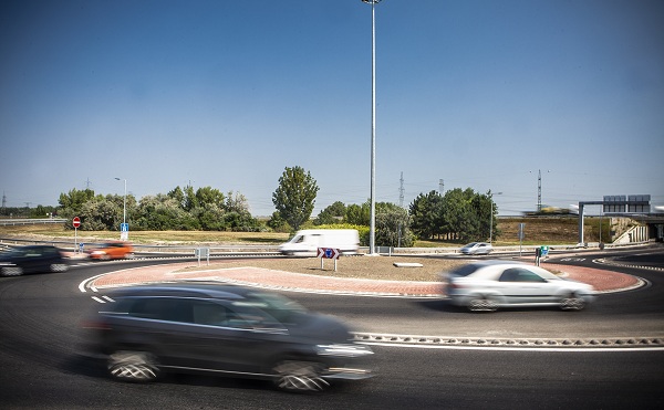 Átadták a 83-as út győri bevezető szakaszának kibővített szakaszát