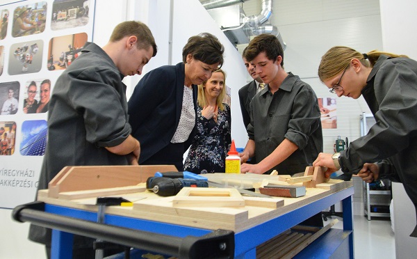 Digitális közösségi alkotóműhelyt adtak át Sopronban