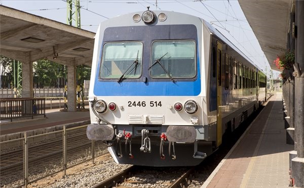 Felújított Jenbacher motorvonatok álltak forgalomba
