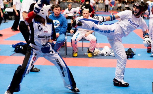Közel 1600 versenyző a győri utánpótlás kick-box Eb-n
