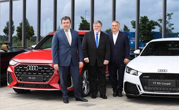 Orbán Viktor a győri Audi-gyárba látogatott