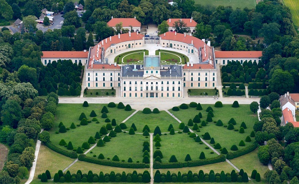 Már látogathatók a fertődi Esterházy-kastély parkjai